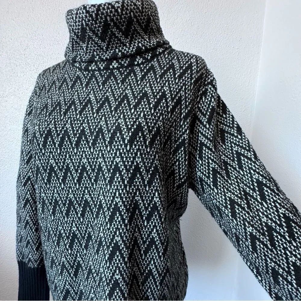 Ellen Tracy Turtleneck Sweater Black White Chevron SZ XL - Picture 6 of 15